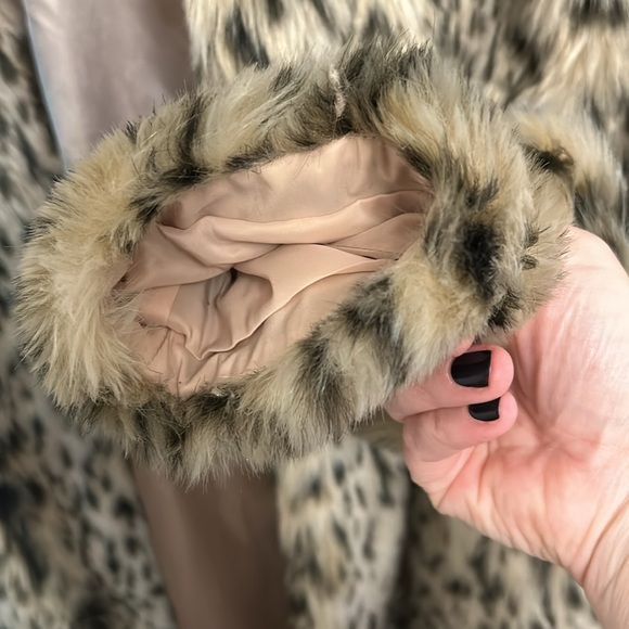 Four button faux fur J. Crew coat - Fall 2019 - Picture 8 of 11